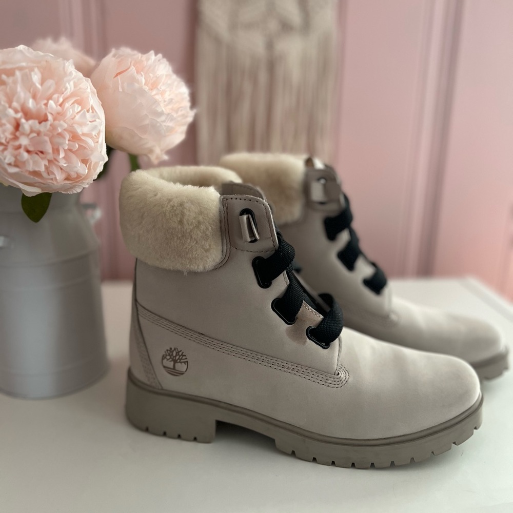 NWOT. Timberland boots